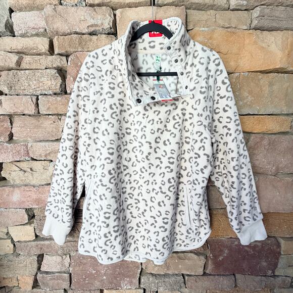 NEW Green Tea XL Fleece Cozy Sweater Women's Gray Cheetah Pullover Asymmetrical - Picture 1 of 11